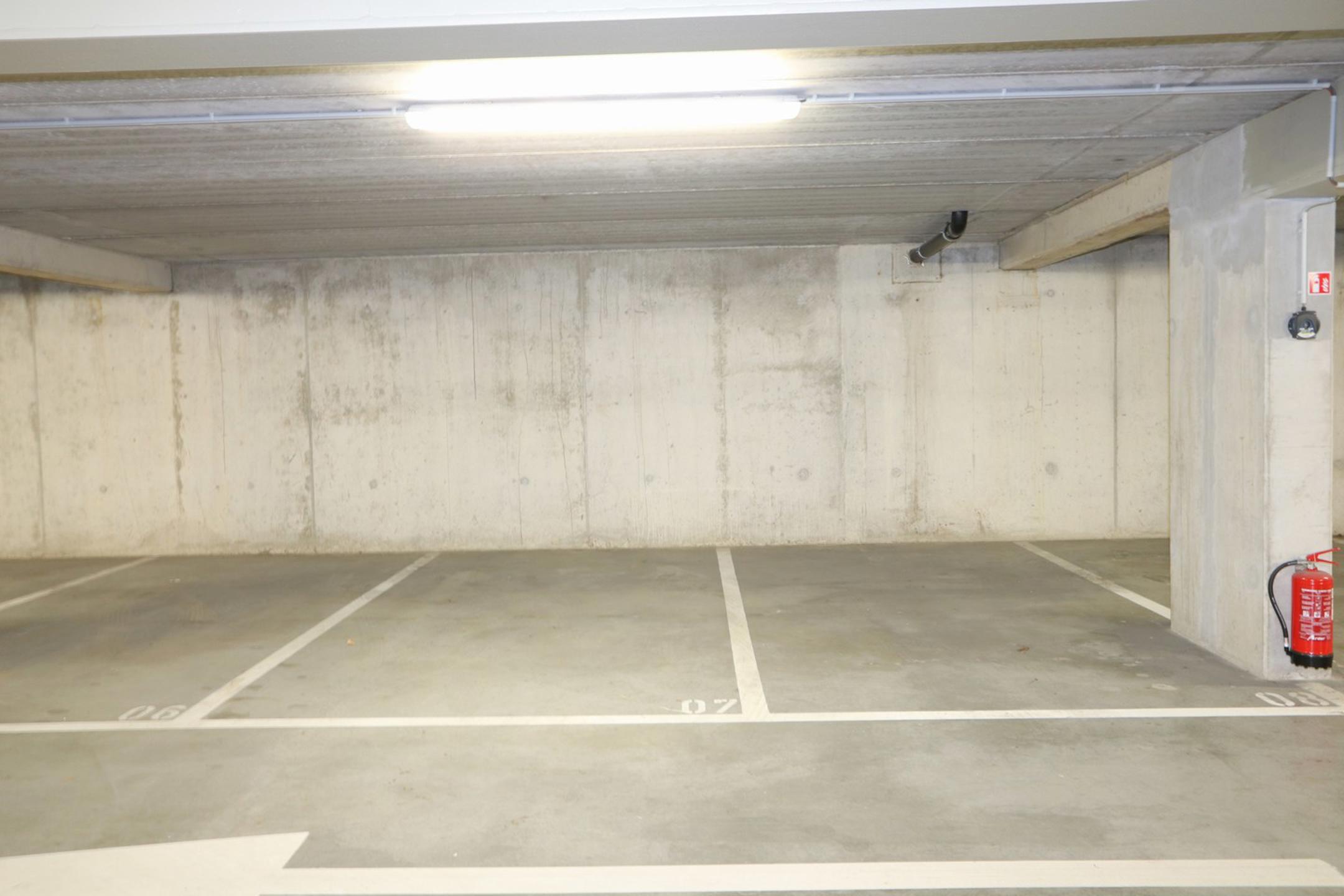 Ondergrondse autostaanplaats nabij centrum Beveren - foto 3