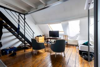 Bent u op zoek naar een opbrengsteigendom op een toplocatie? Dan stellen we graag deze unieke kans aan u voor in het bruisende Antwerpen!Indeling:-...