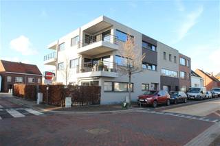 Dit eigentijds appartement is gelegen in een recent en kleinschalig appartementsgebouw nabij het centrum van Vosselaar en op wandelafstand van...