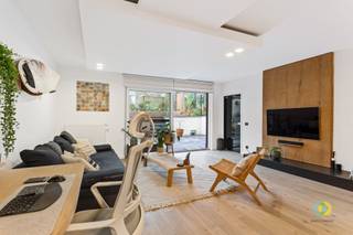 Discover this luxurious ground floor apartment, uniquely located on the green and beloved Josaphat Park and the european community, in a small...