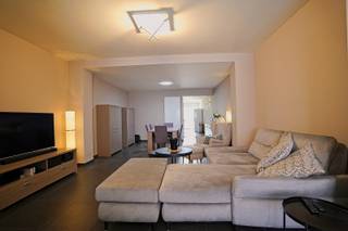 Deze woning is door de eigenaar door de jaren heen gerenoveerd met veel aandacht voor isolatie dat u ook kan zien in het gunstig epc attest...