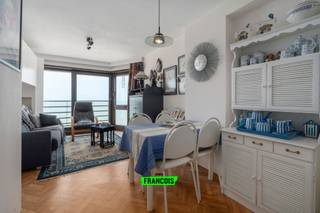 Op een absolute topligging aan de Zeedijk 297 in Middelkerke bevindt zich deze gezellige studio met aparte slaaphoek en een adembenemend...