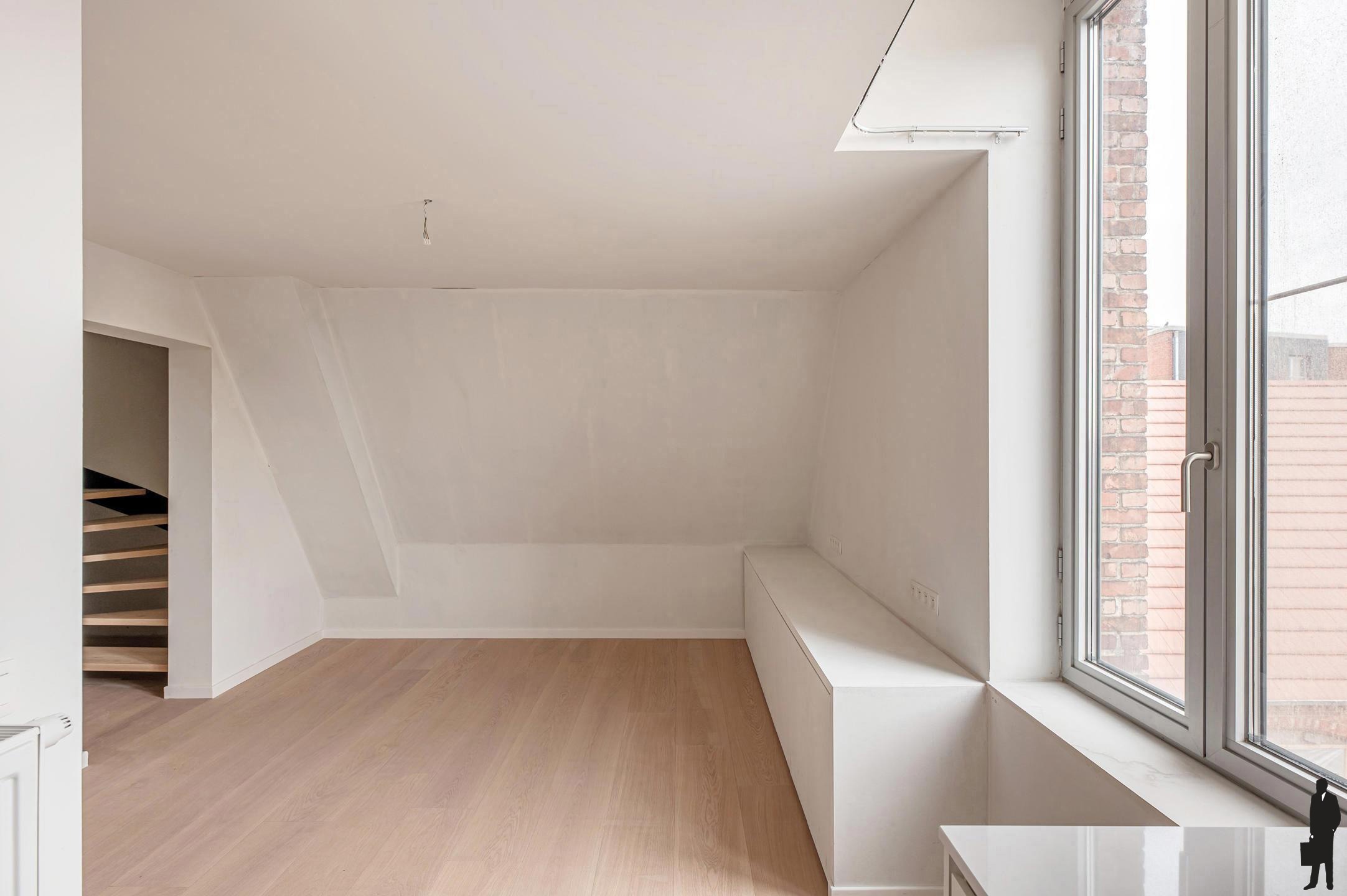 Charmante gerenoveerde duplex met 2 slaapkamers - foto 5