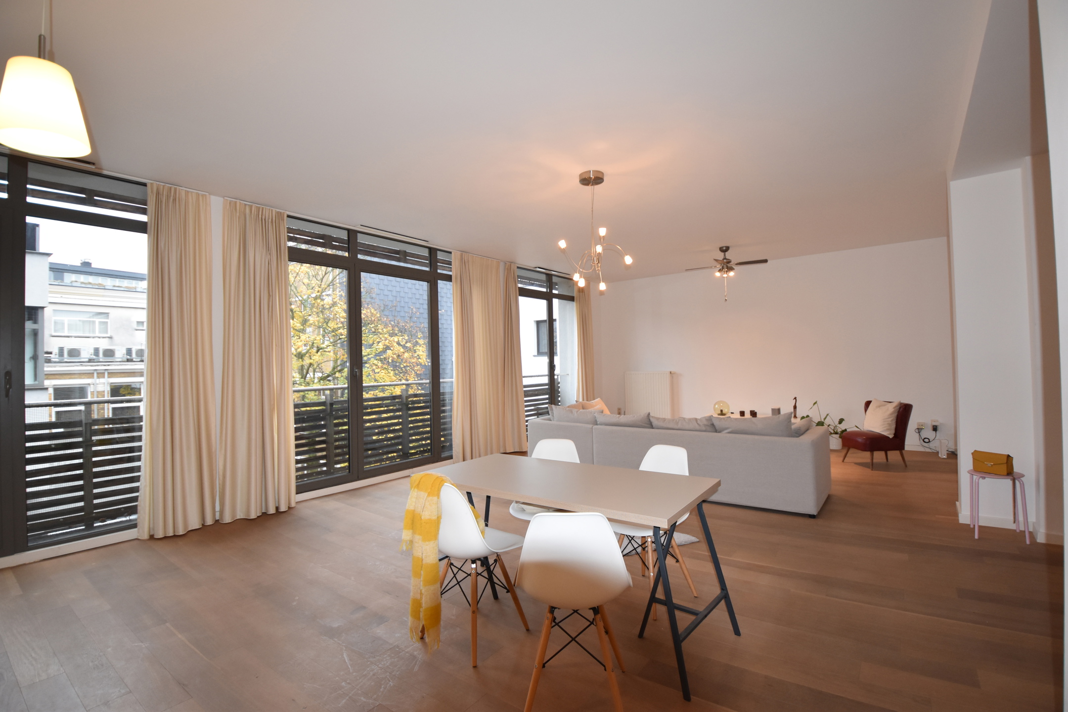 ANTWERPEN - CENTRUM  - Ruim drie slaapkamer appartement  - foto 2