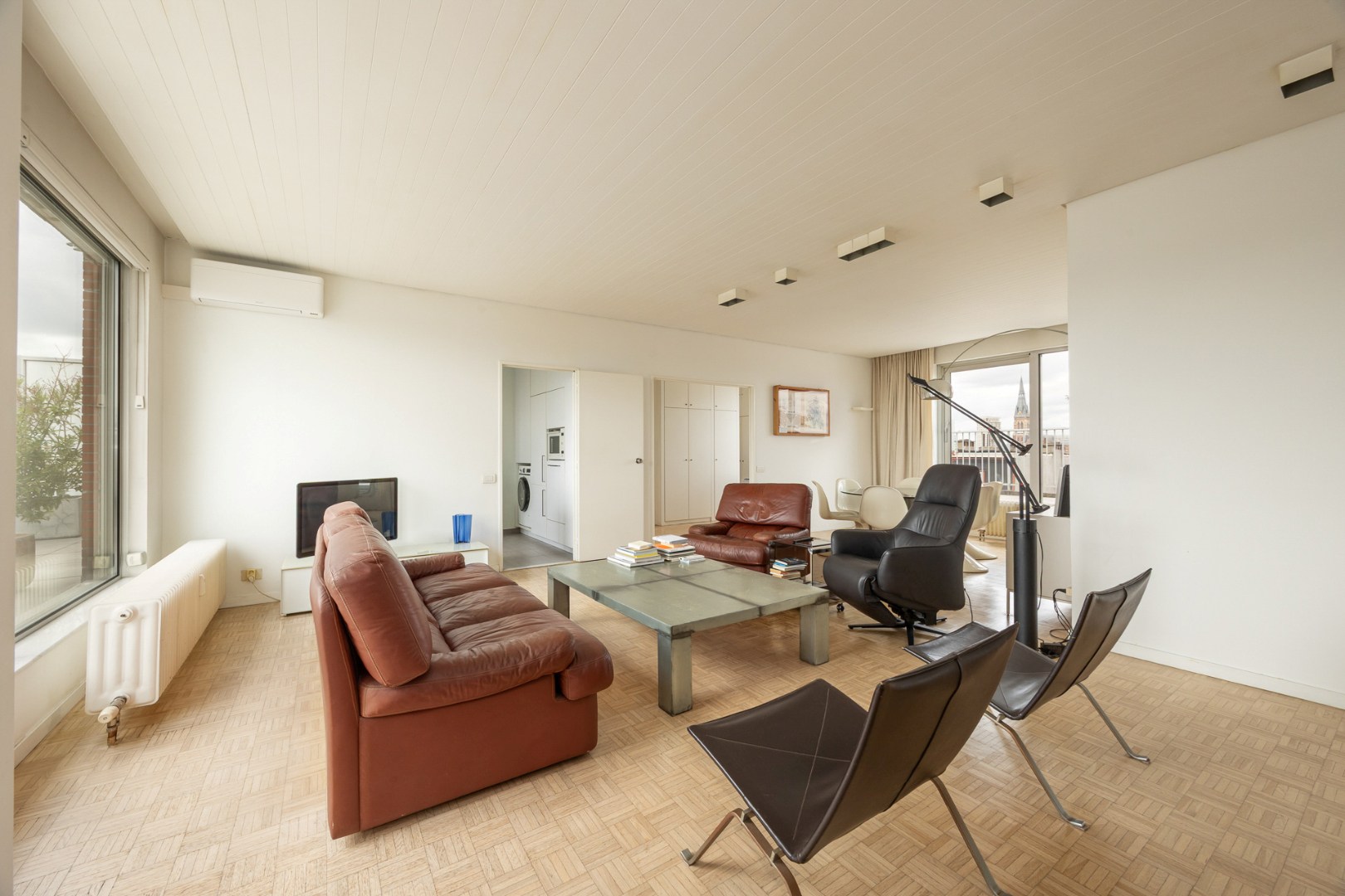 Zeer ruim appt. met 3 slpk en 2 terrassen te Antwerpen! - foto 4