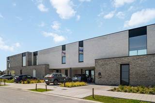 Ontdek deze moderne woning in ons woonproject 't Park in de stadsrand van Tielt met een open leefruimte, 2 slaapkamers, een eigentijdse...