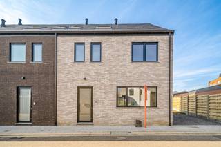 Scherpenheuvel: Gelegen in Scherpenheuvel-Zichem, een mooie groene stad met alle nodige voorzieningen binnen handbereik vinden we...