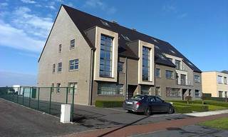 Zeer ruim en verzorgd duplexappartement met terras en staanplaats Deze ruime duplex met lift is een ideale combinatie van comfort, praktische...