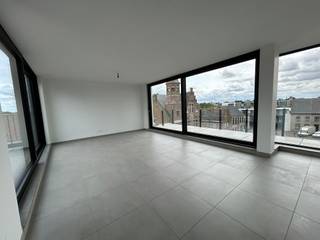 In het centrum van Handzame, pal naast de kerk, bevindt zich dit gloednieuwe woonproject met 6 moderne en energiezuinige appartementen. Dankzij...
