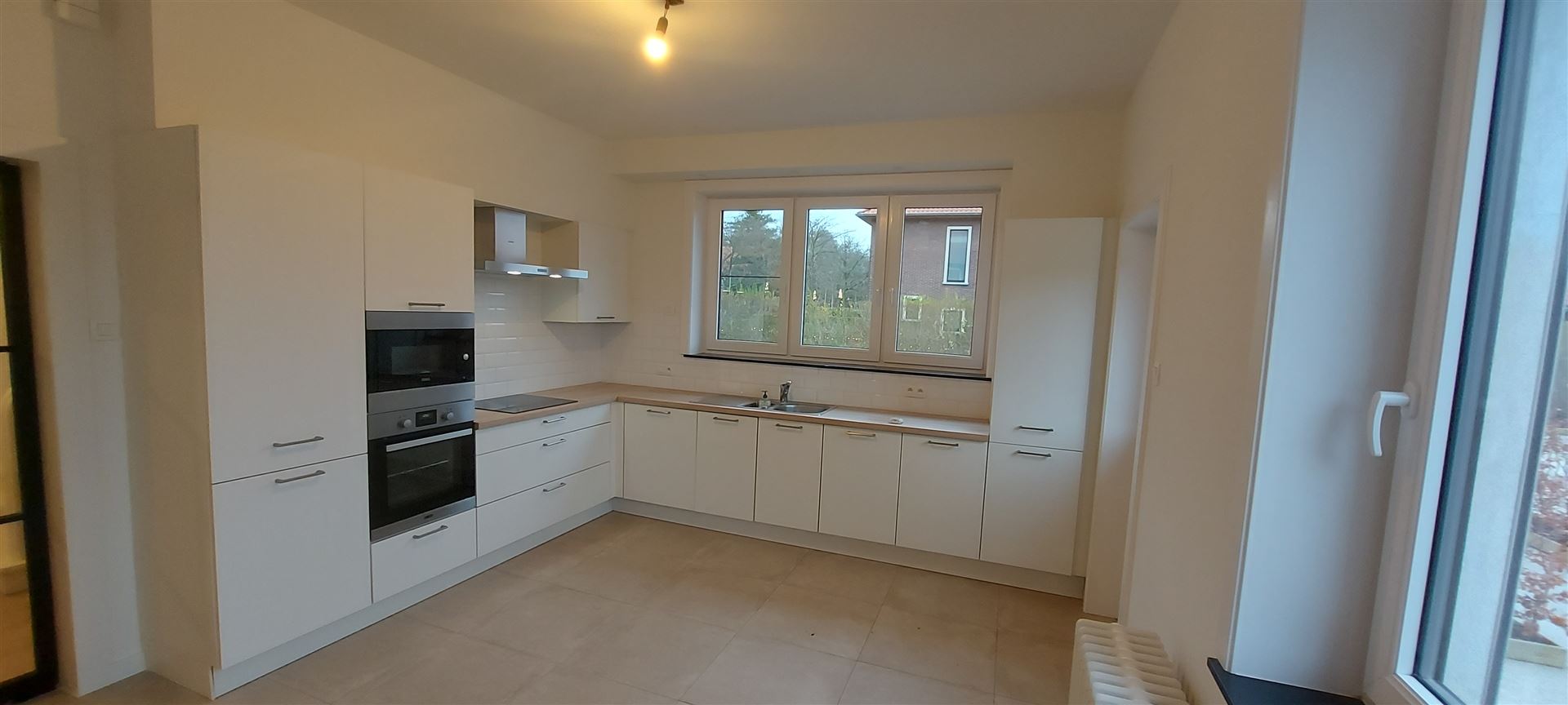 Maison à louer à Maasmechelen avec 5 chambres - photo 4