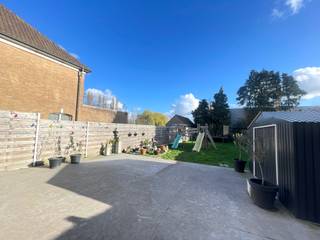 Op een gunstige locatie nabij het centrum van Wervik bevindt zich deze woning boordevol potentieel. Dankzij de vlotte verbindingen, de ruime...