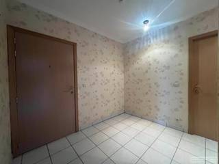 Dit lichtrijke 2-slaapkamerappartement ligt in het centrum van Roeselare, op wandelafstand van winkels, scholen, openbaar vervoer en...