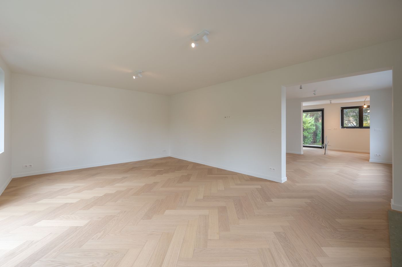 Charmante gerenoveerde open bebouwing te koop met 4 slaapkamers in het hartje van Sint-Andries - photo 5