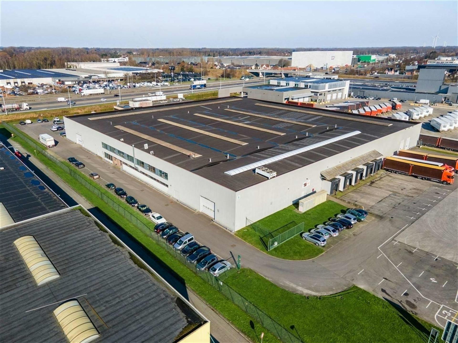 Logistiek magazijn langs E17 tot +/- 3.000m² met loskades - foto 3