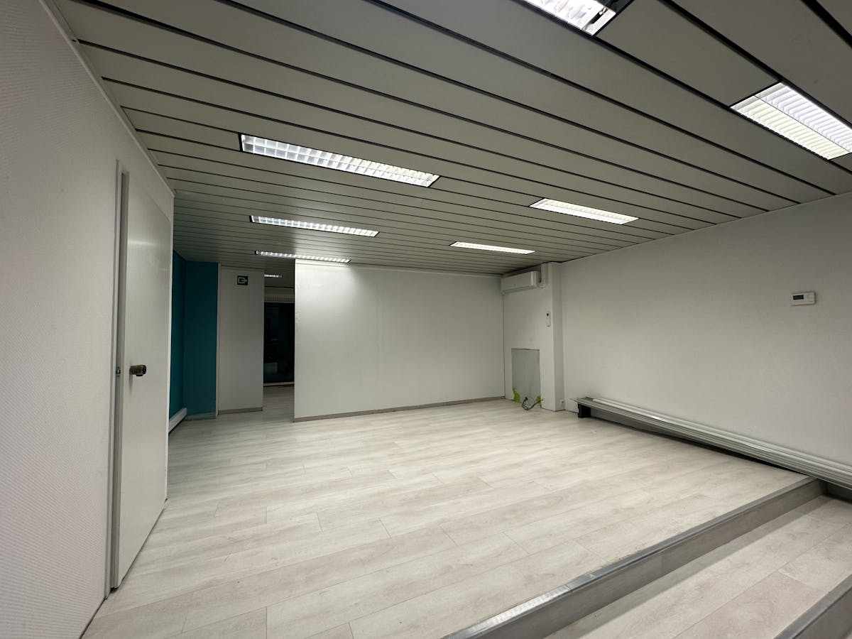 Espace commercial à louer dans un emplacement privilégié à Genk — env. 65 m² - photo 5
