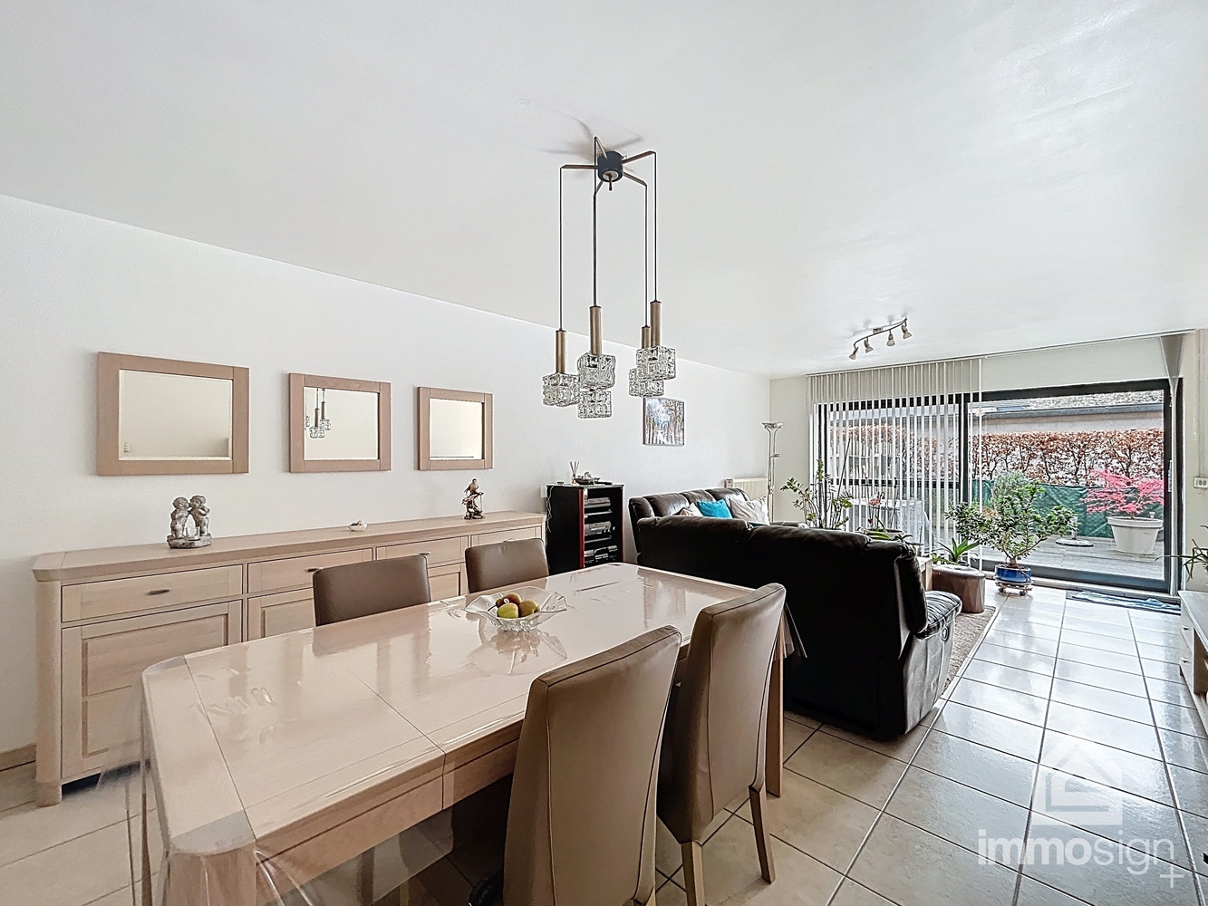 Mooi gelijkvloers appartement met 2 slaapkamers en ruim terras! - foto 2