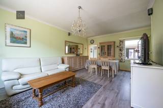 Te renoveren woning met potentieel in het hart van DuffelOntdek deze charmante woning in de rustige De Meesterstraat 13, gelegen in een aangename...