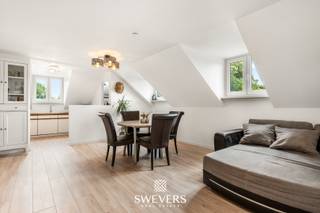 Voor meer info en foto’s, surf naar www.swevers.be – Dit instapklare appartement in Koersel biedt een uitzonderlijke woonruimte van maar liefst 96...