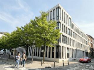 A modern and bright student room of about 21 m², located on the ground floor of a neat and luxurious student complex, just 100 meters from...