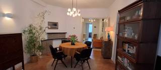 Sfeervol 2-slaapkamer appartement, gelegen op de eerste verdieping van een gebouw met 5 appartementen in de Belle Epoque wijk. Indeling:...