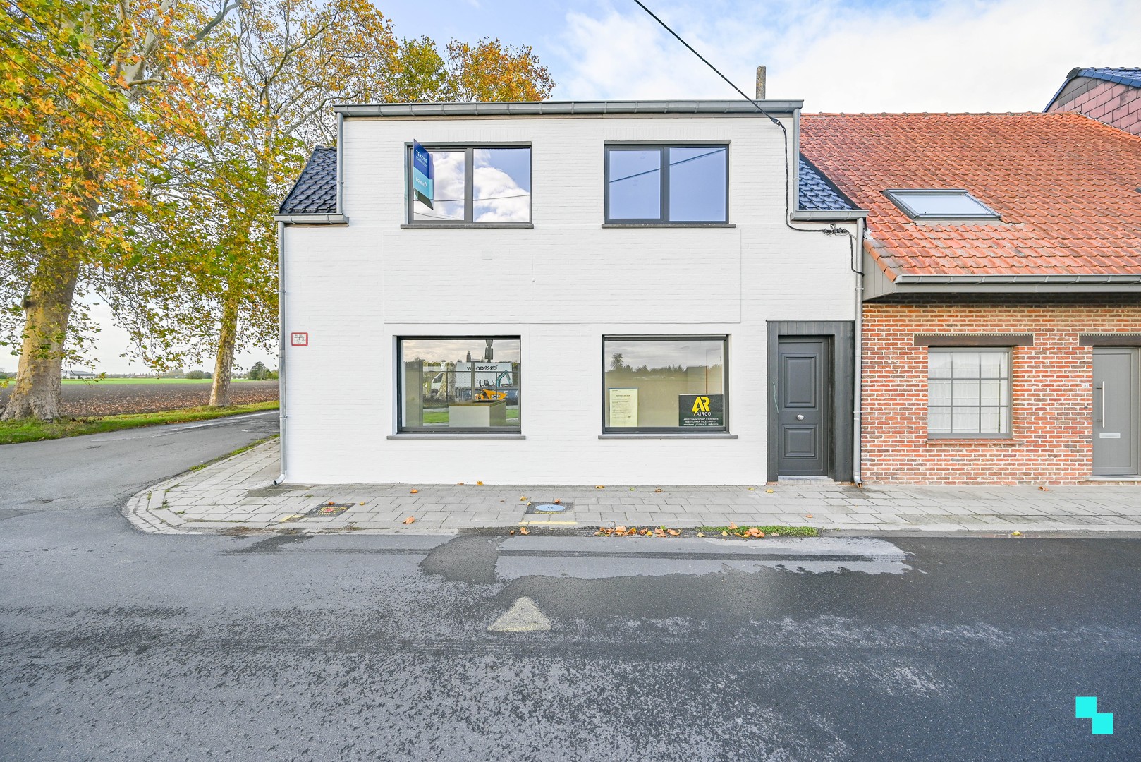 Volledig gerenoveerde woning met zicht op de velden - foto 2