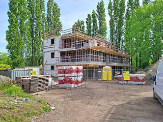 Residentie Vici is gelegen in de Stationsstraat en residentie B bevat 8 appartementen, gelegen vlakbij de oude spoorwegbedding.Eyecatcher van het...