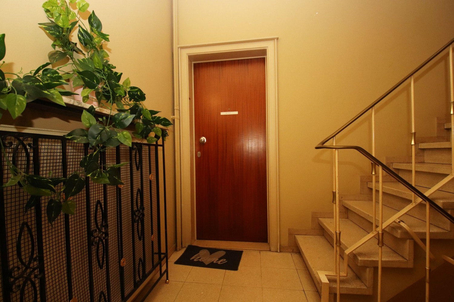 Appartement op topligging, met tuintje én autostaanplaats! - photo 3