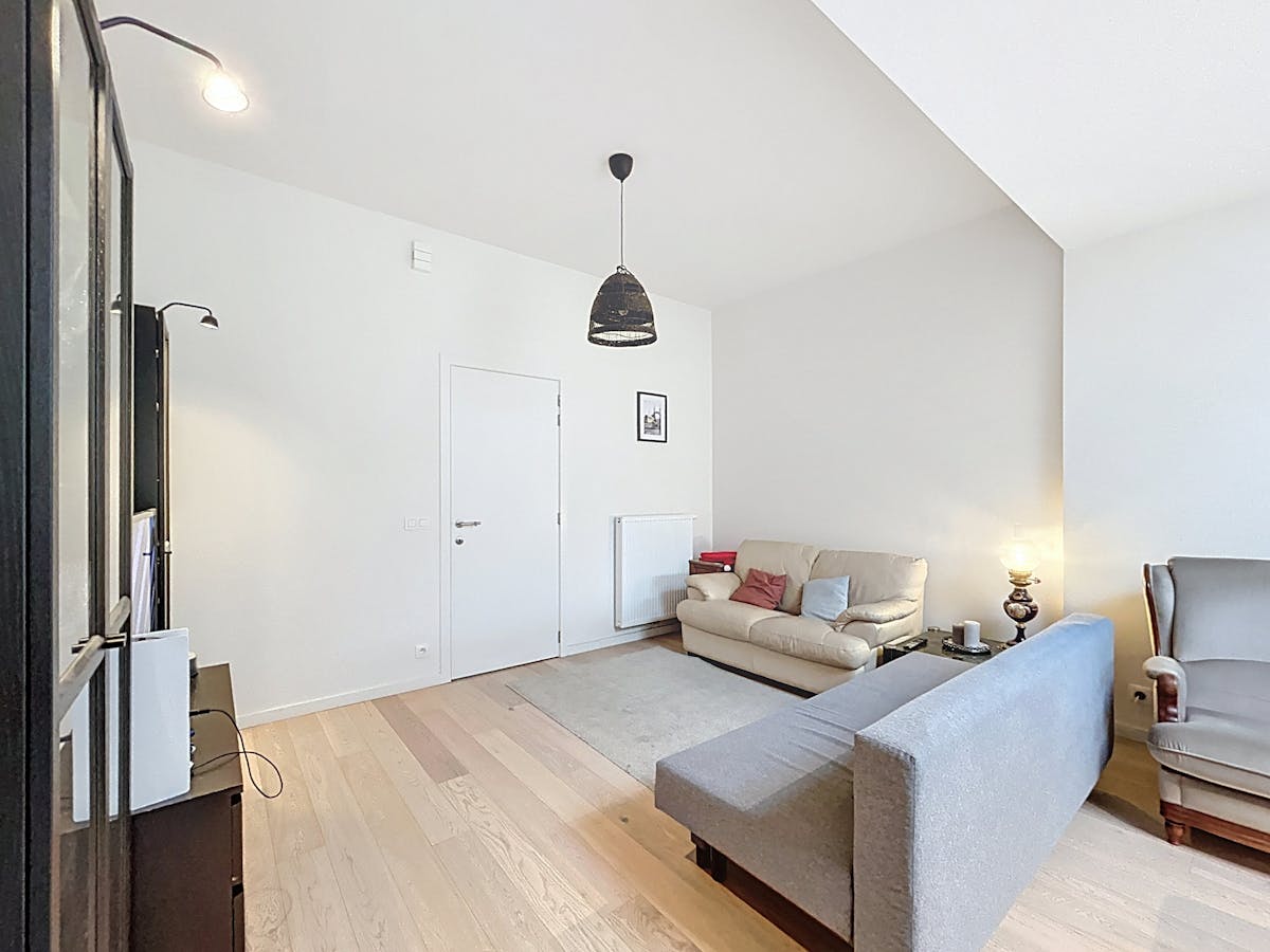 Gerenoveerde woning met 3 kamers en tuin te huur in Kortrijk - foto 5