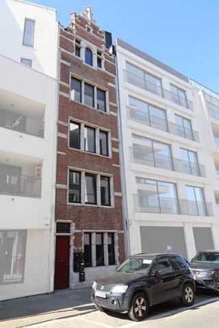 Dit stijlvol gerenoveerd appartement bevindt zich in het centrum van Antwerpen op wandelafstand van de Kaaien. Het volledig appartement is...