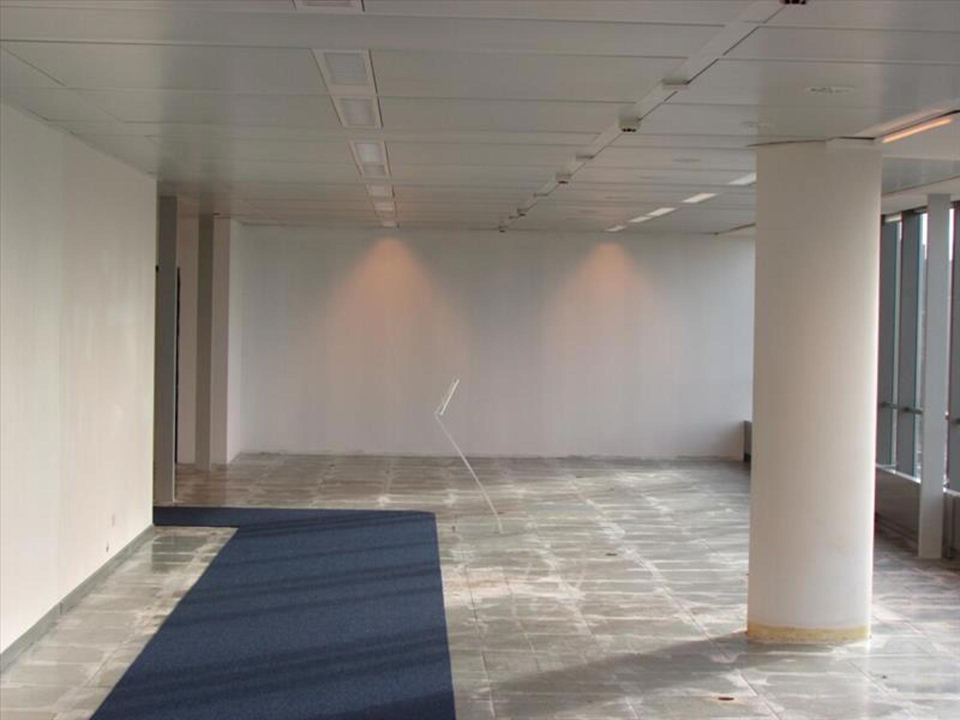 Modern gerenoveerd kantoorgebouw in Brussel - foto 3
