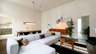 In de Vijfhoekstraat werd deze statige, karaktervolle burgerwoning volledig gerenoveerd en omgevormd tot een kleinschalige realisatie met...