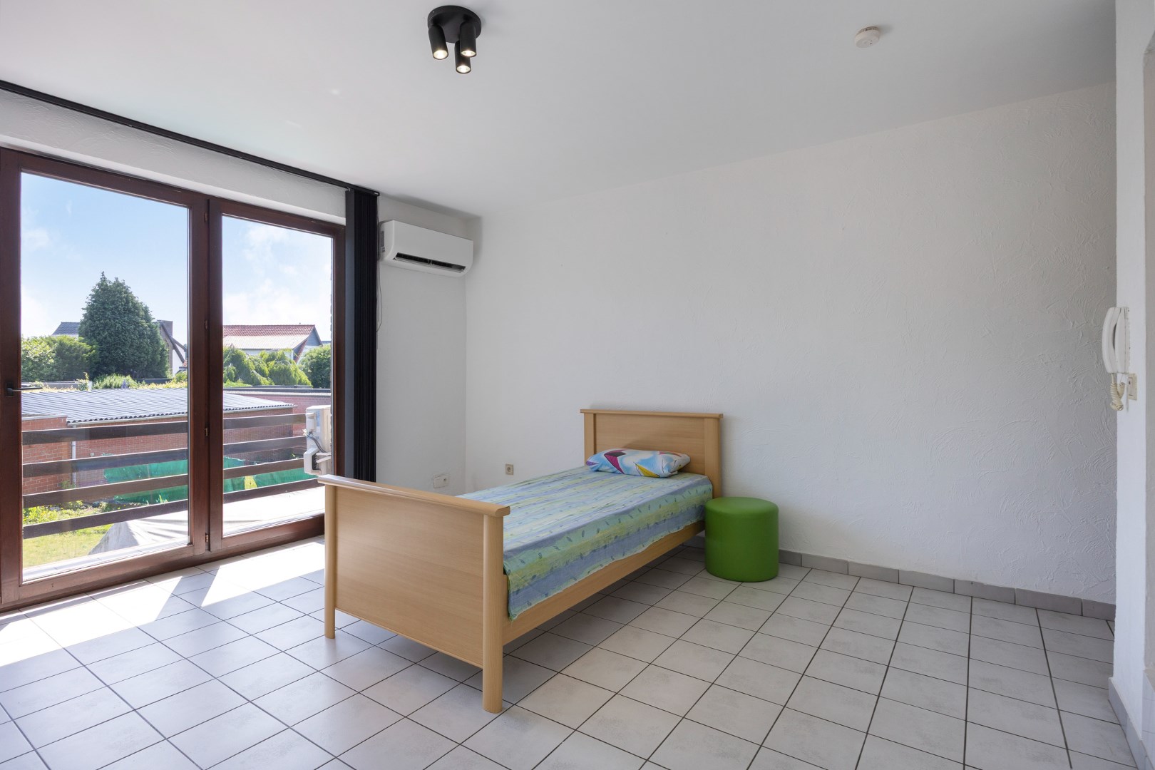 Lichtrijke studio van 28m² met garage op wandelafstand van het centrum ! - foto 3