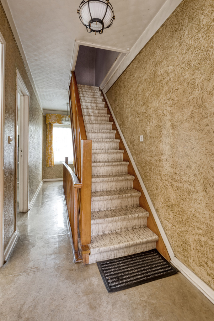 Ruime te renoveren tweegevelwoning op gunstige locatie - foto 3