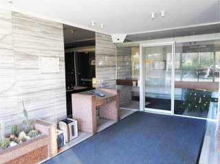 In een rustige woonomgeving aan de stadsrand van Sint-Niklaas bevindt zich dit instapklare appartement van ruim 86 m², gelegen op de...