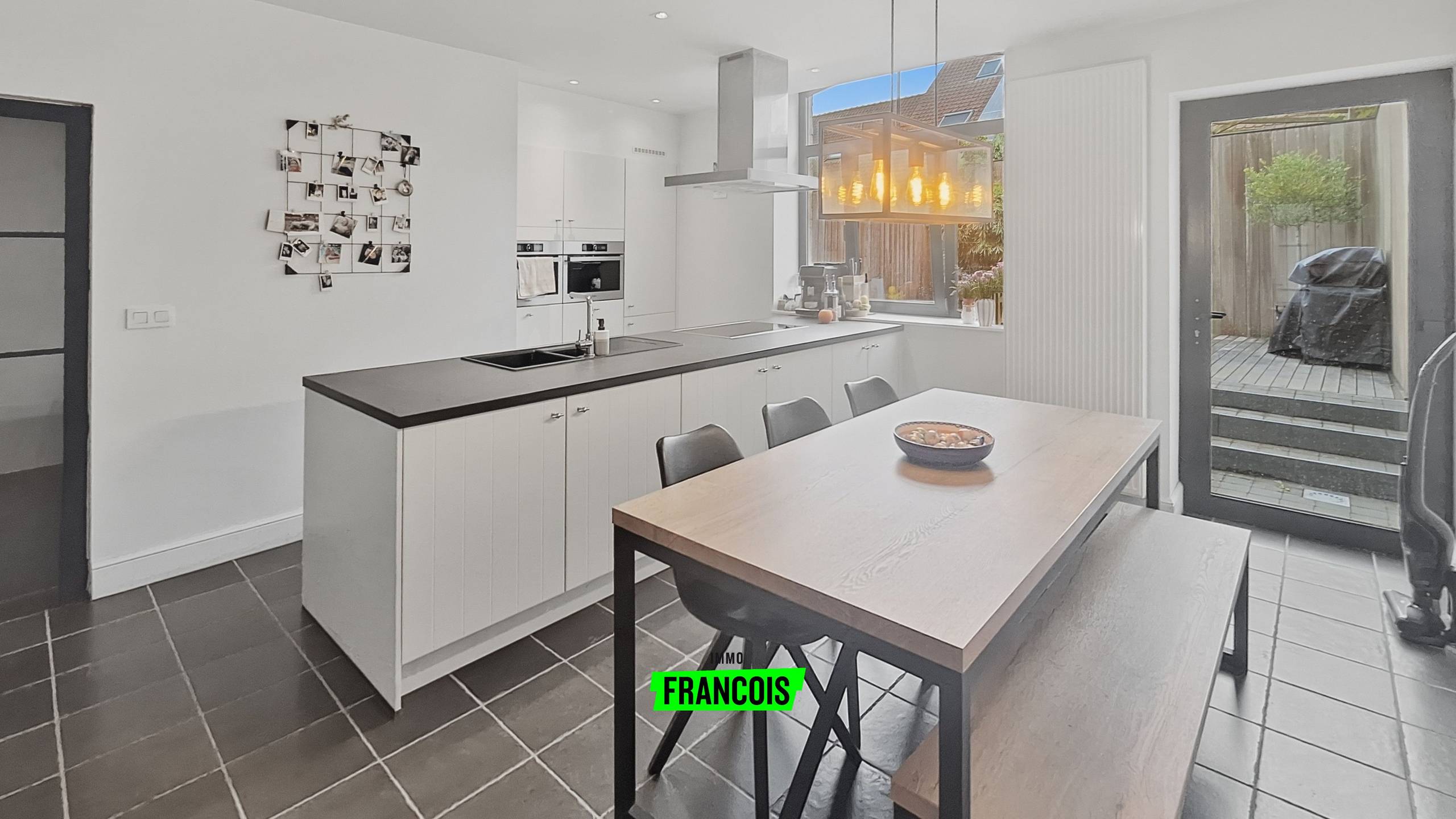 Instapklare woning met 4 slaapkamers, terras (33m²) en gunstig EPC B in hartje Poperinge. - foto 4