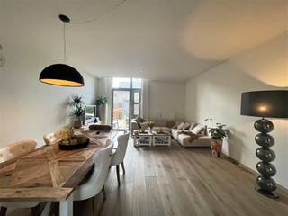 Karakteristieke woning in het schitterende Domein Oud Reckheim.Deze unieke woning heeft een centrale doch rustige ligging in het pittoreske dorpje...