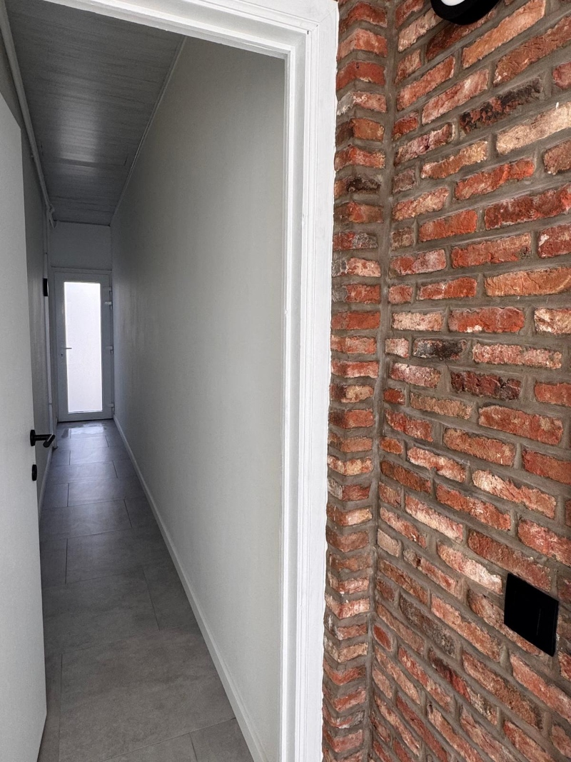 PRACHTIG GERENOVEERDE CHARMANTE WONING MET 2 SLPK EN TUIN!! - foto 3