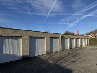 Afgesloten bovengrondse garagebox aan de Stuivenbergvaart.