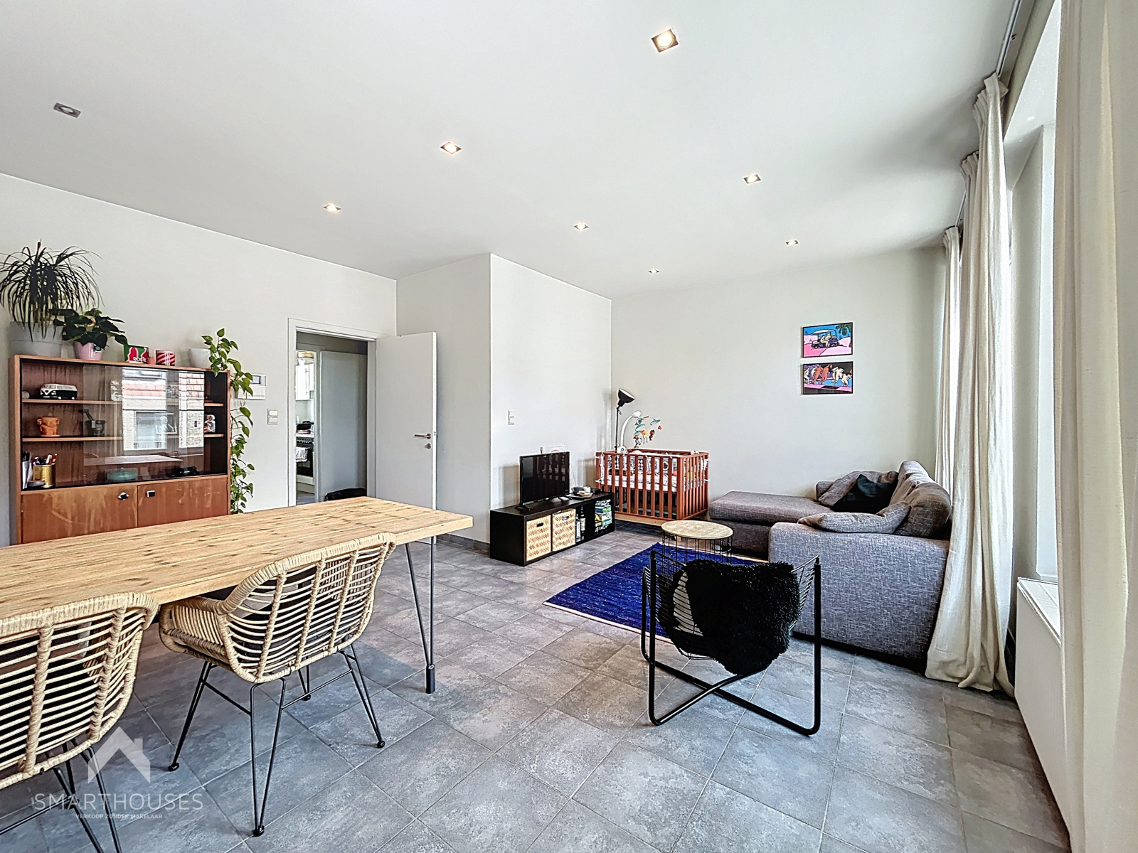 Instapklaar en lichtrijk appartement met 2 slaapkamers - foto 3