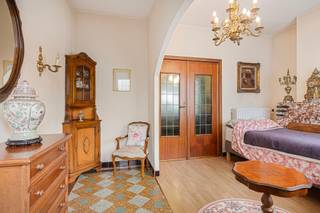 Vous recherchez un projet de rénovation avec beaucoup de potentiel à Liedekerke, à quelques pas de la gare ? Ne cherchez plus, cette maison...