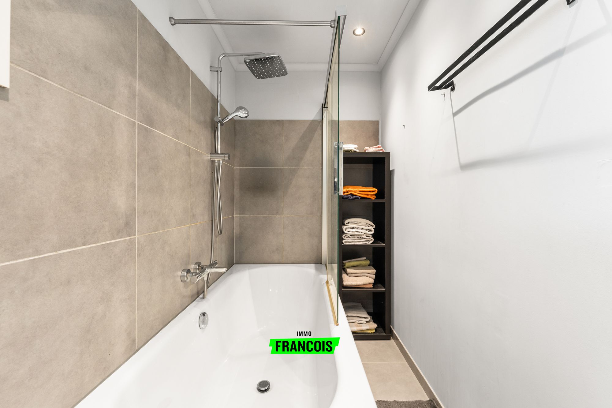 Instapklare gezinswoning met 4 slaapkamers in Torhout! - foto 3