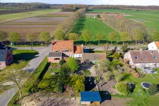 En zone rurale, cette propriété individuelle « De Koffiekan » avec 2 dépendances (73m² et 33m²) est à vendre, qui, en plus d'un terrain de 1 394...