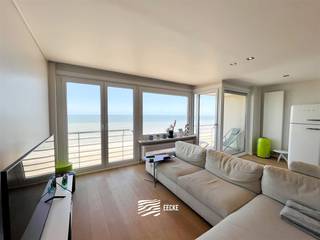 <p><span>Appartement spacieux avec une vue fantastique sur la mer depuis le neuvième étage</span></p><p><span> </span></p><p><span>Hall d'entrée avec toilettes pour invités</span></p><p><span>Salon avec cuisine équipée ouverte</span></p><p><span>Pièce de rangement attenante</span></p><p><span>Salle de bains avec baignoire et double lavabo</span></p><p><span>Chambre avec salle de douche attenante</span></p><p><span>Chambre avec lavabo</span></p><p><span>Les deux s'ouvrent sur la terrasse arrière</span></p><p><span> </span></p><p><span>Cave privée</span></p><p><span>Possibilité d'acheter un garage</span></p>