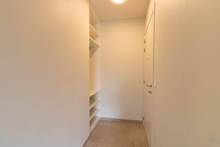 Nieuwbouwappartement bestaande uit een oppervlakte van ca. 80 m², gelegen op de eerste verdieping van het gebouw (achteraan het gebouw), met...