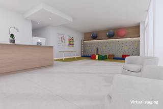 Multifunctioneel en commercieel nieuwbouwpand te koop in het centrum van Halle.
Ontdek deze veelzijdige commerciële ruimte van 123 m² in hartje Halle, op wandelafstand van winkels, horeca, openbaar vervoer en tal van handelszaken. Dankzij de uitstekende ligging en flexibiliteit biedt dit pand tal van mogelijkheden voor jouw onderneming.

Of je nu op zoek bent naar een locatie voor een winkel, kantoor, praktijk of handelszaak, hier vind je de perfecte ruimte. De casco afwerking laat je bovendien toe om de indeling en inrichting volledig naar eigen wens vorm te geven.

Waarom kiezen voor deze locatie?
- Topligging: gemakkelijk bereikbaar dankzij de nabijheid van de N203A.
- Parkeermogelijkheden: verschillende parkeerplaatsen zijn beschikbaar voor aankoop.
- Flexibele inrichting: ontwerp en personaliseer de ruimte naar jouw zakelijke noden.
Op slechts 20 km van Brussel biedt deze locatie een uitstekende uitvalsbasis voor ondernemers die dicht bij de hoofdstad actief willen zijn.

Wil je jouw zaak hier starten? Contacteer ons vandaag nog voor een bezoek en ontdek zelf de mogelijkheden!