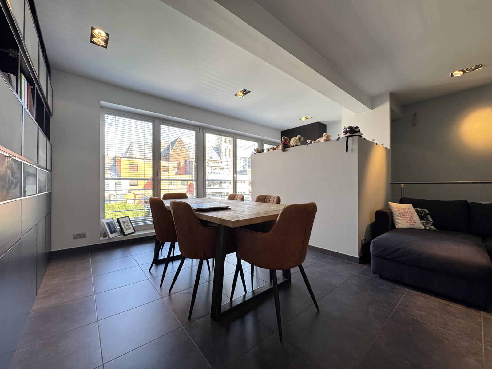 Luxueus afgewerkt duplex loft in het centrum van Aalst! - foto 4