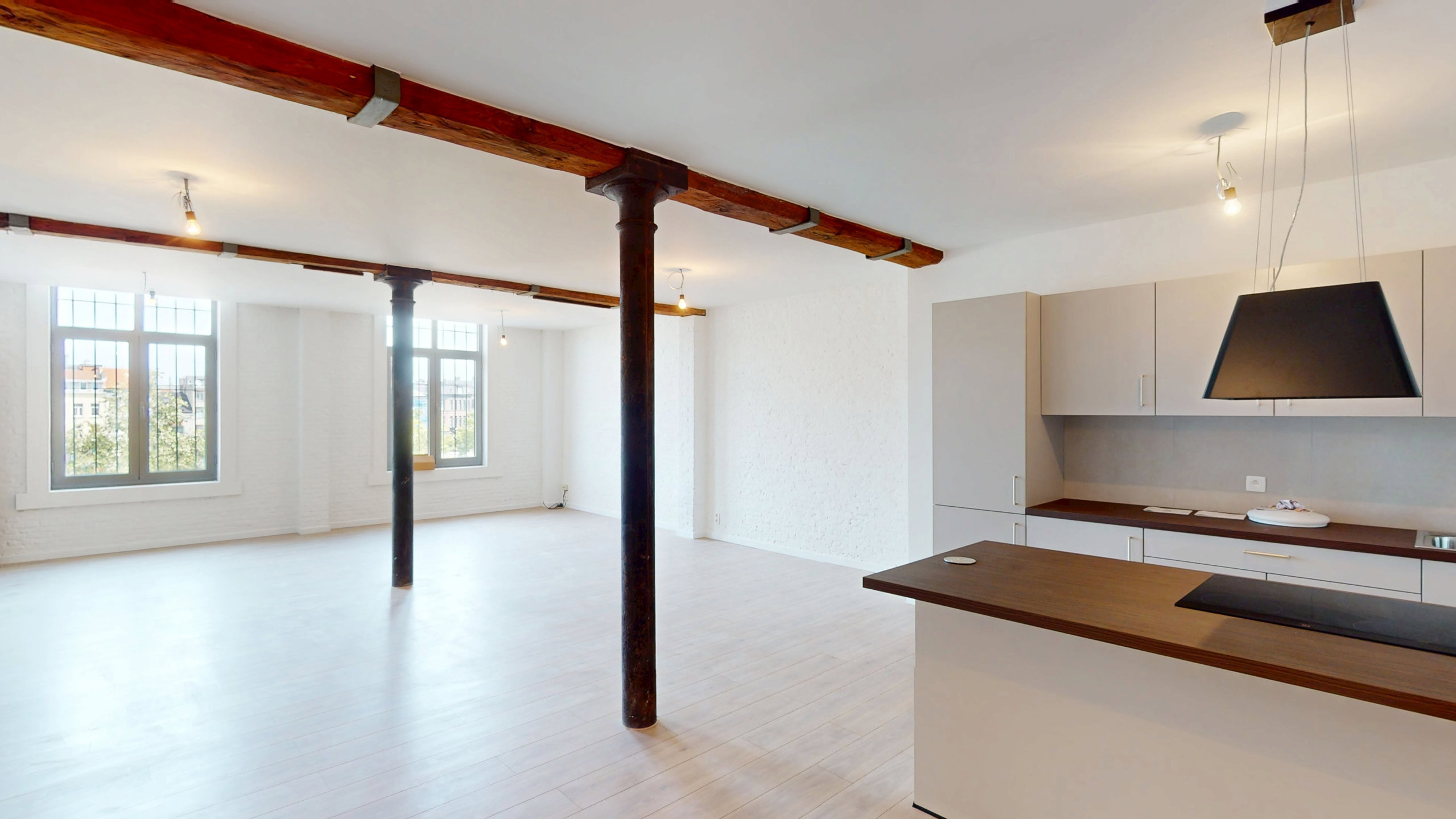 ANTWERPEN - Vernieuwd, ruim appartement met twee slaapkamers - foto 2