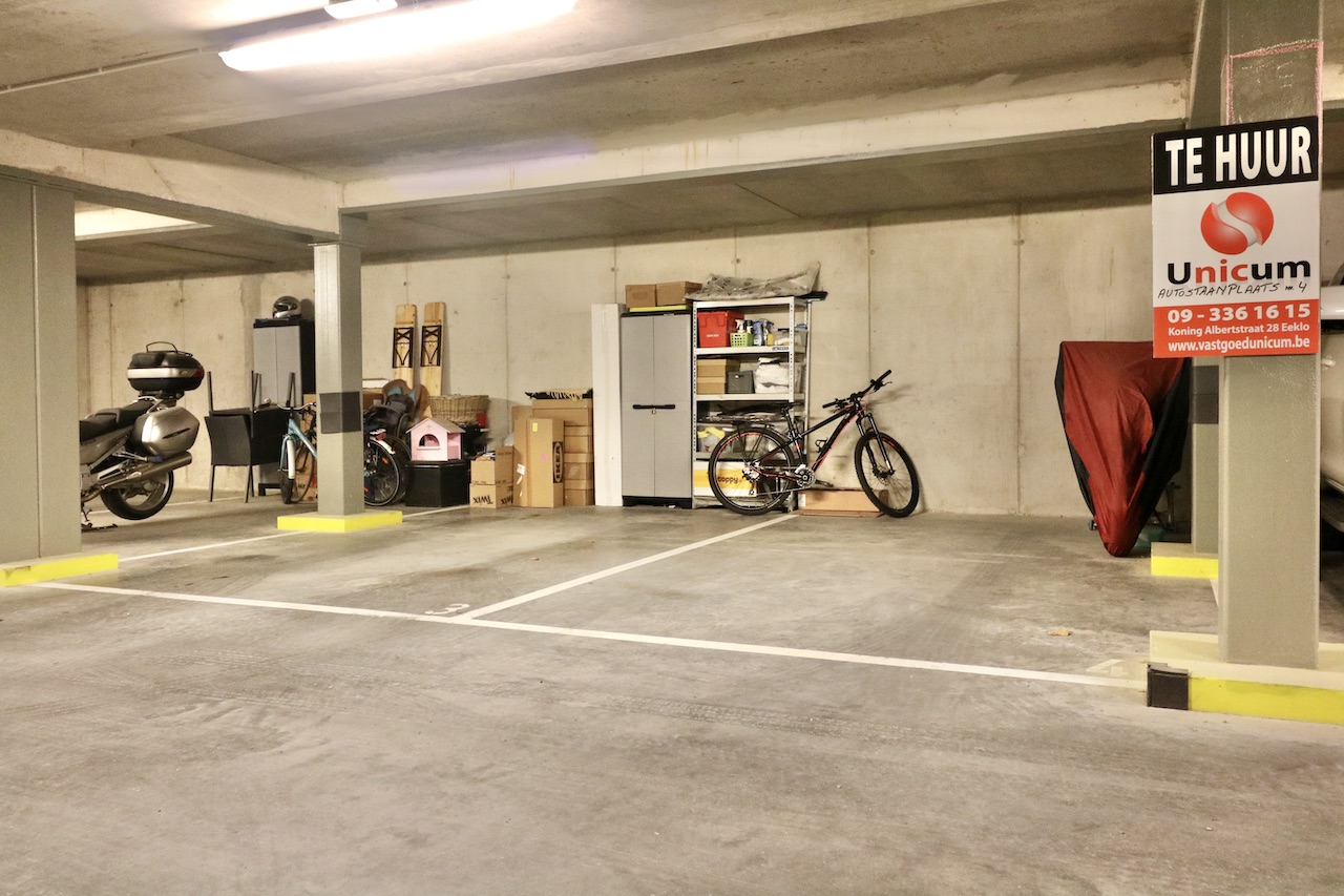 Garage for rent in Adegem - photo 1