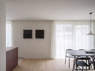<p>Kaai 30 is een kwalitatief nieuwbouwproject met 1-, 2- en 3- kamer appartementen op een boogscheut van het historische centrum van Brugge.</p>
<p>De bewoonbare oppervlaktes van de 1 slaapkamer appartementen zijn 75 m² met terrassen van 16 m². Dit exclusieve nieuwbouwproject wordt afgewerkt met uitermate hoogwaardige materialen (zoals bv parketvloeren) inbegrepen in de prijs. Op de kelderverdieping bevinden zich privatieve autostaanplaatsen. Gemeenschappelijke fietsenberging is voorzien.</p>
<p>Prijzen <span>vanaf 340.000 euro excl kosten.</span></p>
Aankoop aan 6% BTW is mogelijk!<span></span><br />Oplevering eind 2025 - Modelappartement onmiddellijk beschikbaar!<br />
<p>Meer info of een bezoek aan de werf? <br />info@nouvo.be - +32 493 59 49 11</p>