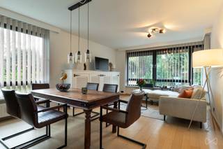 This renovated ground floor flat offers every comfort for those looking for a cosy and ready-to-move-in place to live.The flat has one spacious...